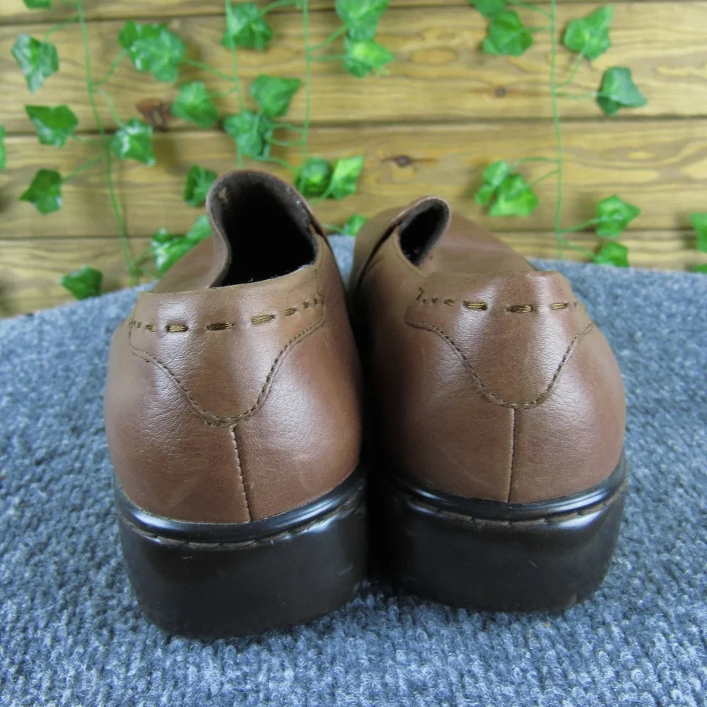 St. John's Bay Women's‎ 10 Wide Brown Leather Slip-On Comfort Loafers Casual